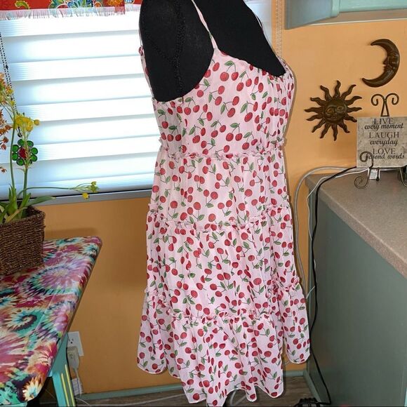 🆕 Trixxi 🍒Cherry Tiered Summer dress with Adjustable spaghetti straps sz M - Picture 7 of 11